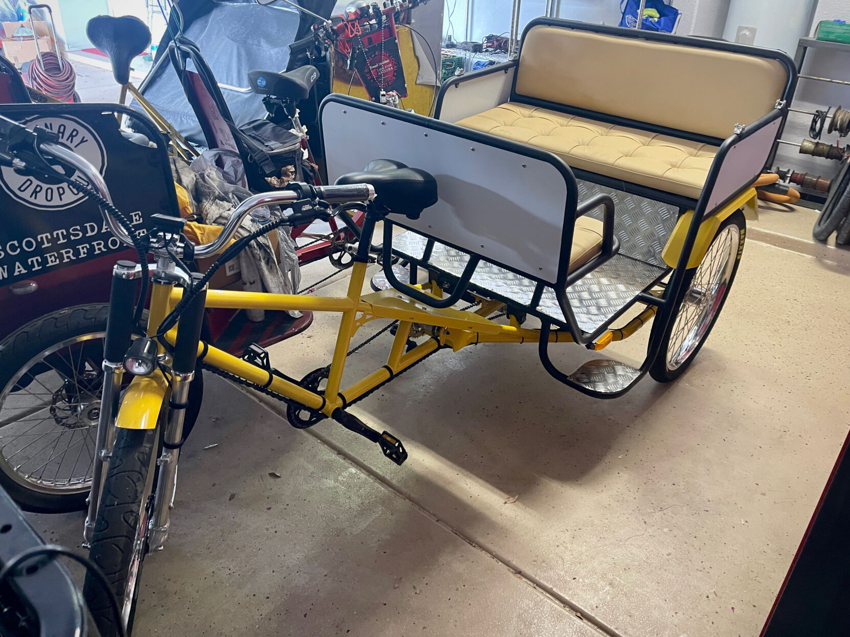 wz01NW_Pedicab1.jpg